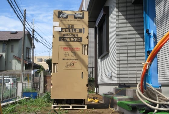 工事当日スタッフがエコキュートを持参