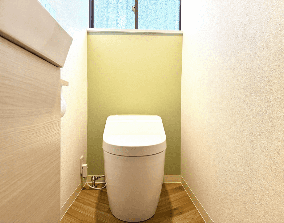 トイレ空間の印象は、壁紙で大きく変わります