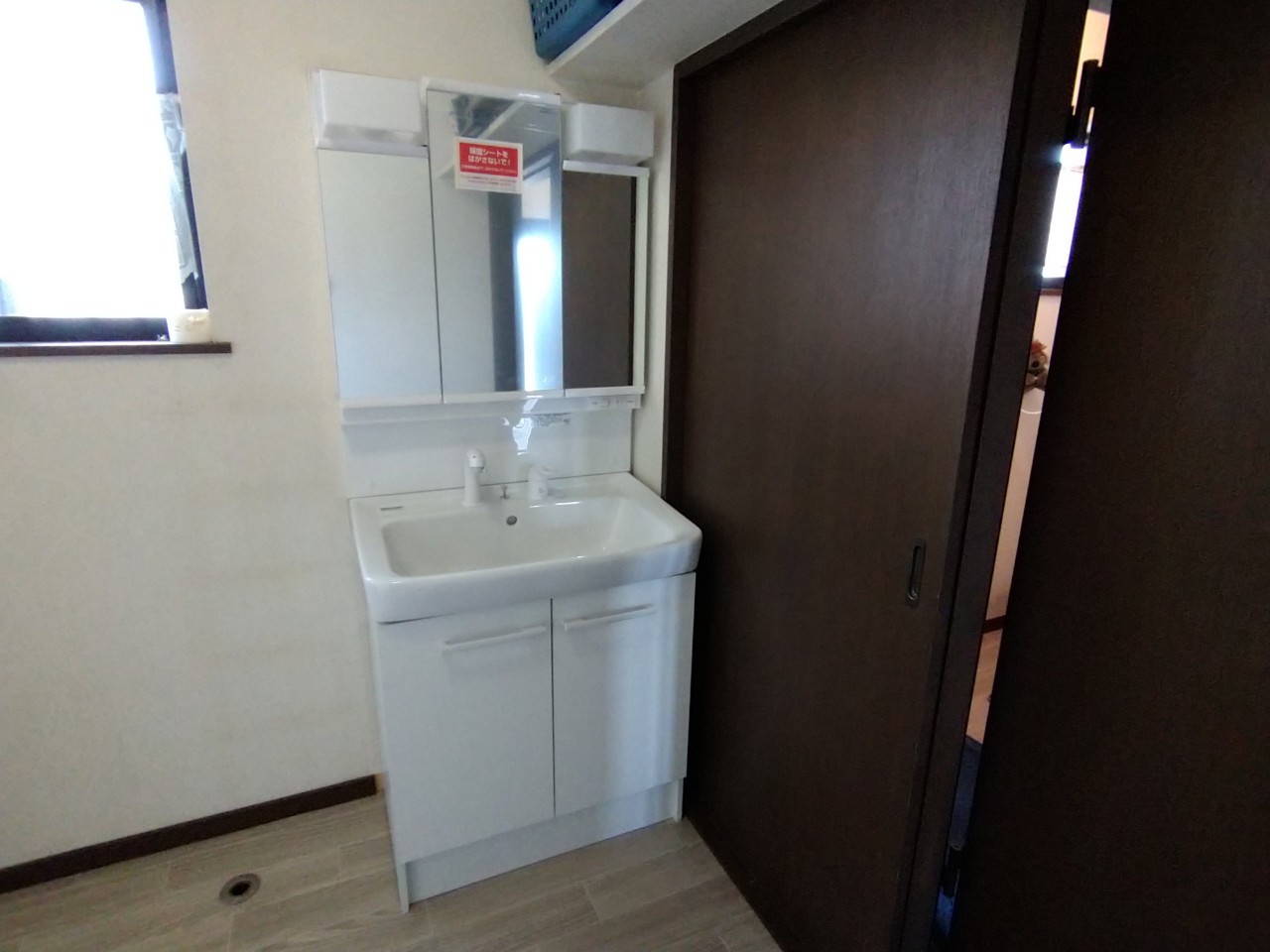 大分市M様邸　MFTV1-753TYJU/FTV1N755SY-W　LIXILオフト洗面化粧台交換施工事例工事後写真