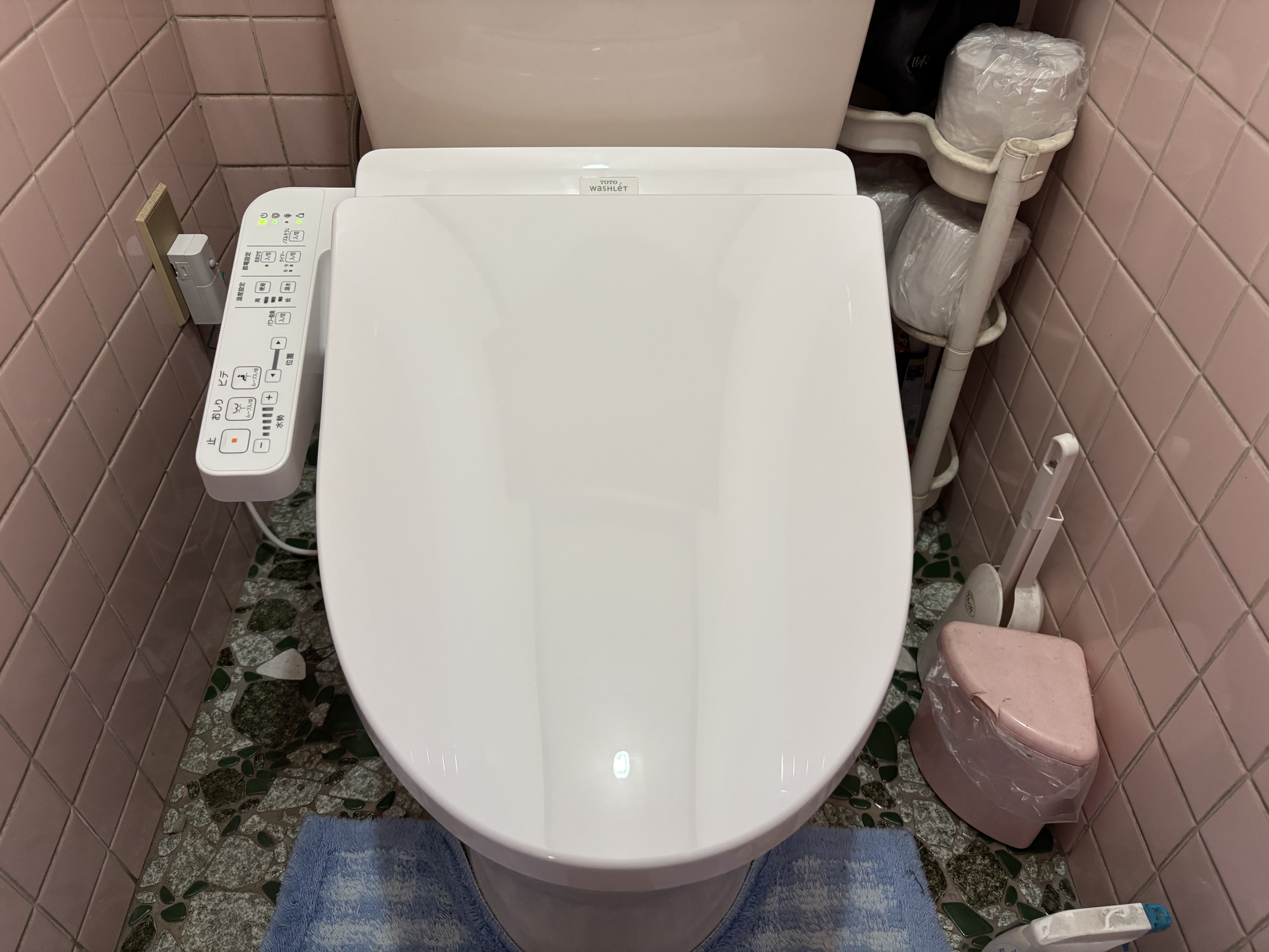 大分市Y様邸TCF223E　TOTO　BV2温水洗浄便座交換事例工事後写真