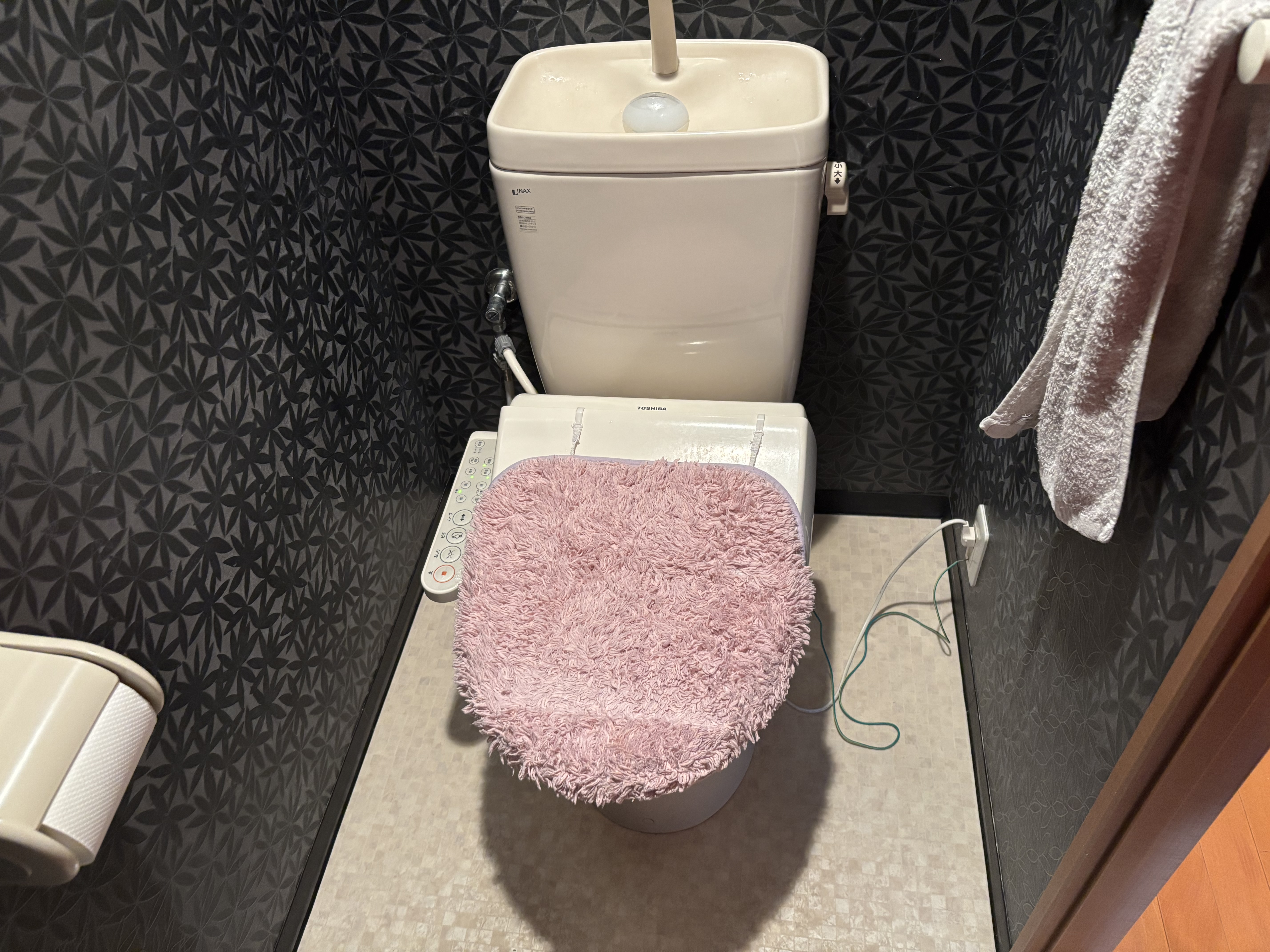 大分市K様邸トイレリフォーム施工事例工事前写真