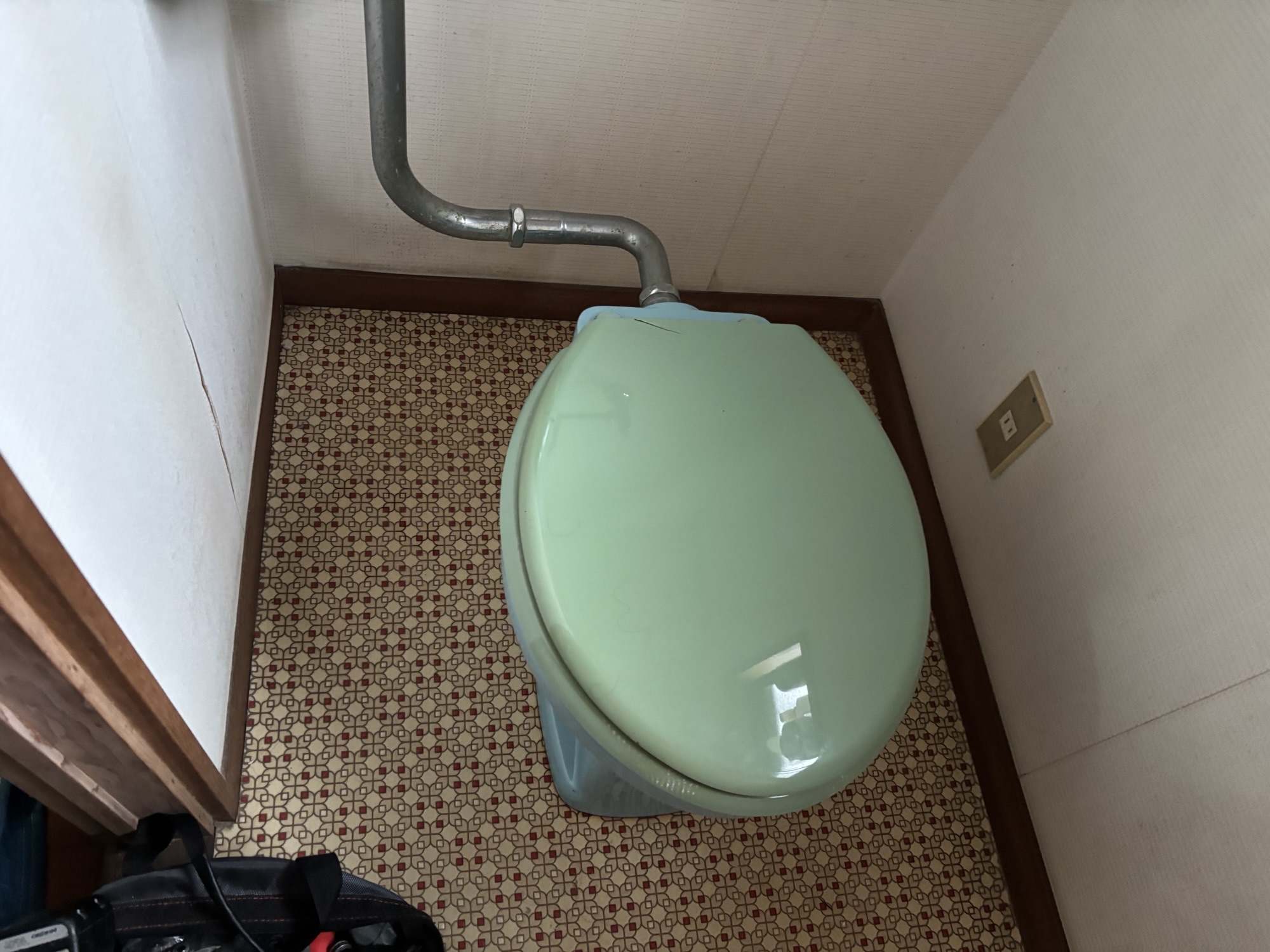 大分市H様邸アメージュ便器+CH951S　隅付便器～組合せ便器交換施工事例工事前写真3