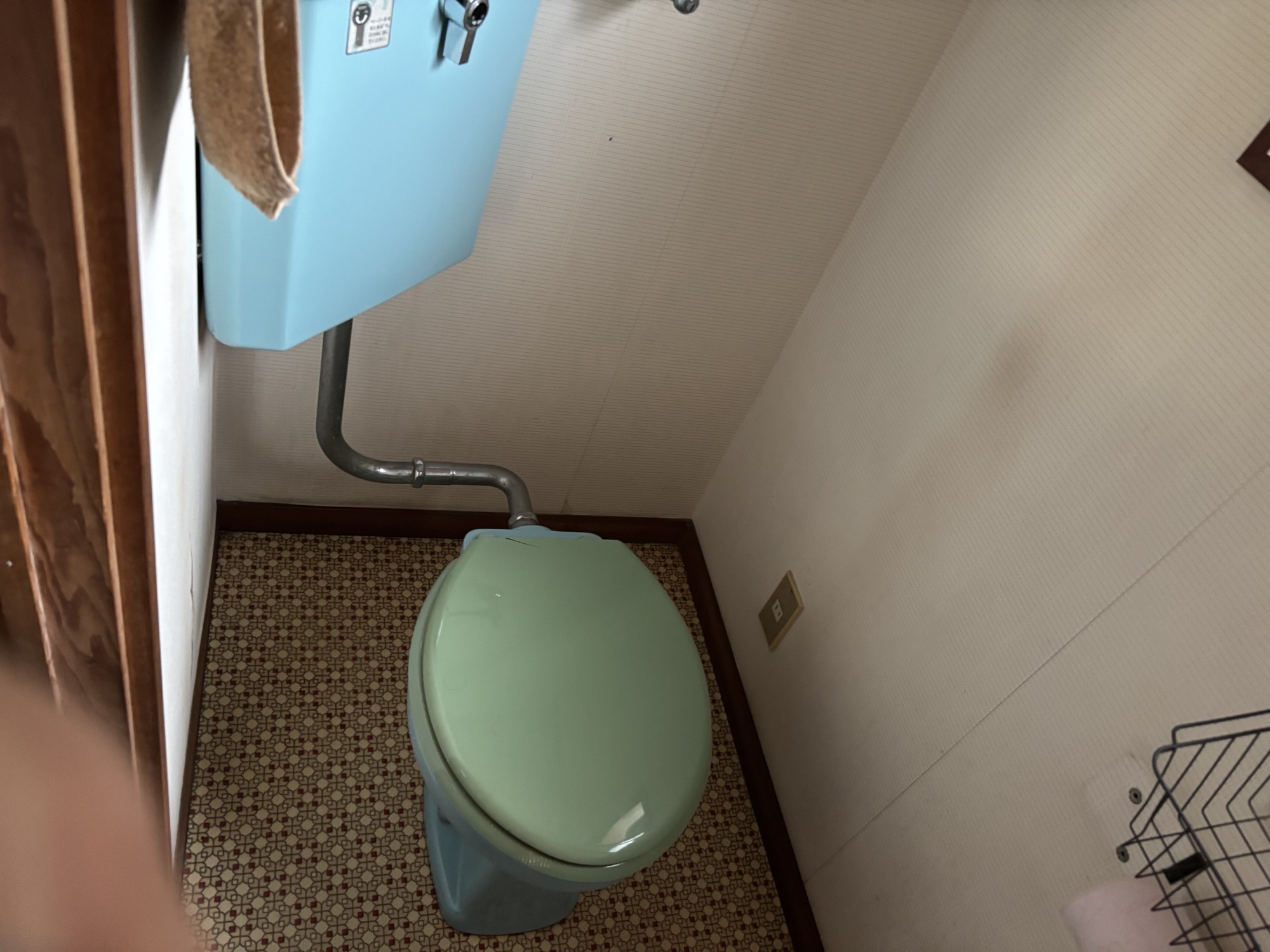 大分市H様邸アメージュ便器+CH951S　隅付便器～組合せ便器交換施工事例工事前写真