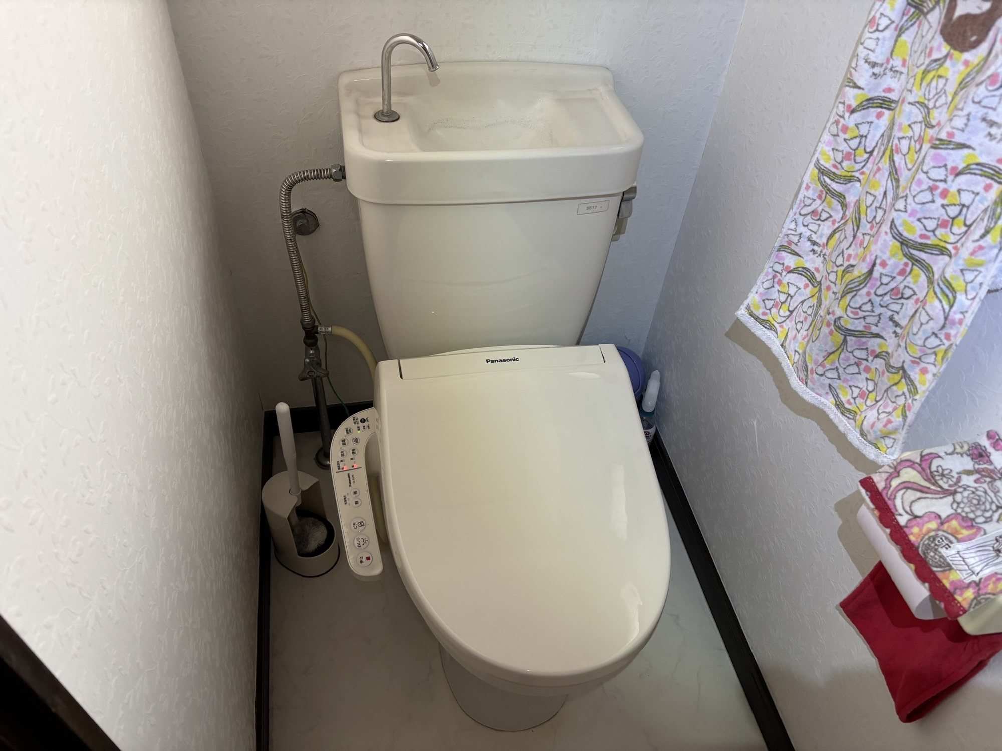 大分市A様邸トイレ交換・床クッションフロア張替 ピュアレストQR+SS2交換施工事例工事前写真