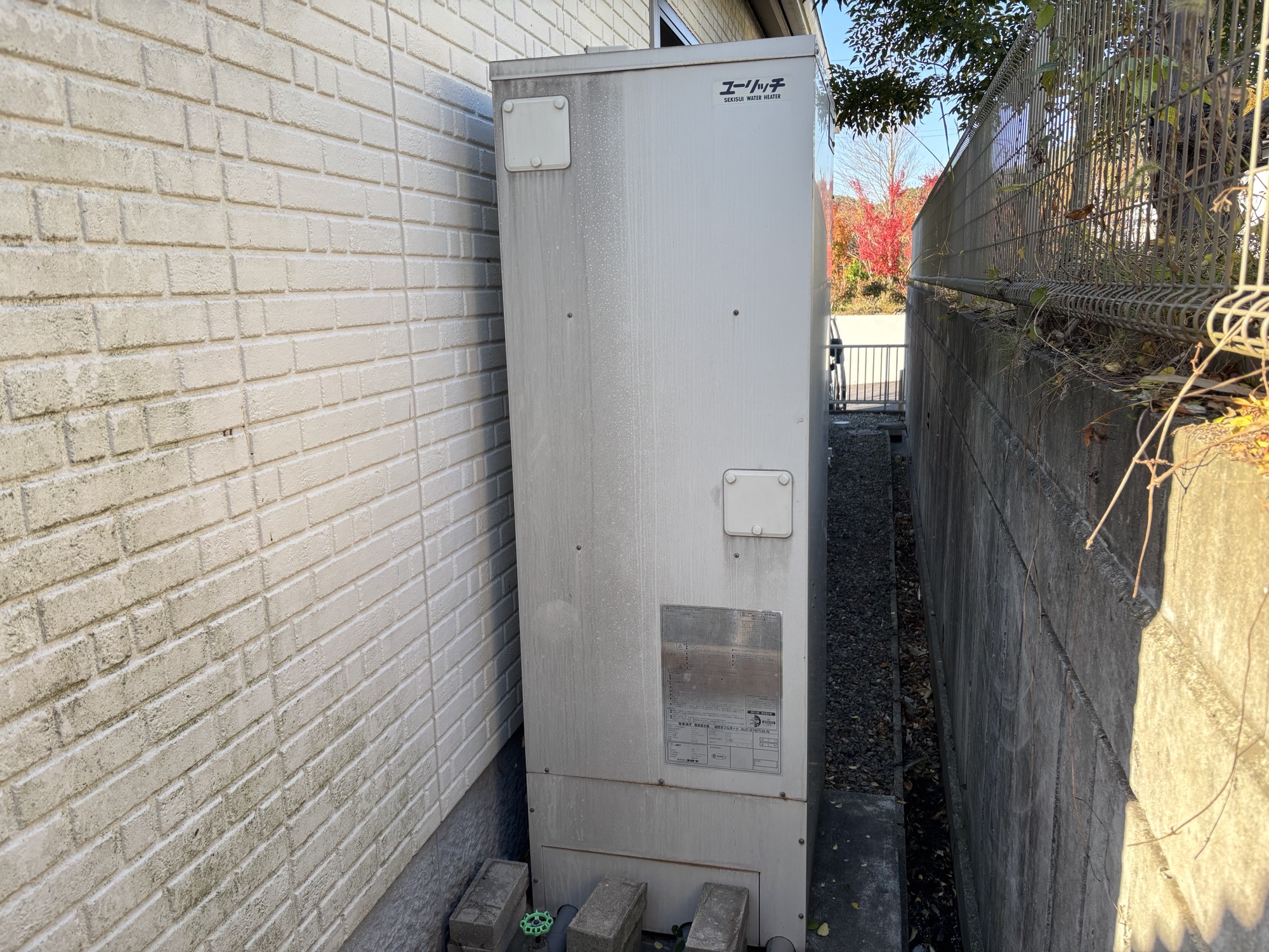 日出町O様邸電気温水器～エコキュート交換　HE-S37LQS施工事例工事前写真