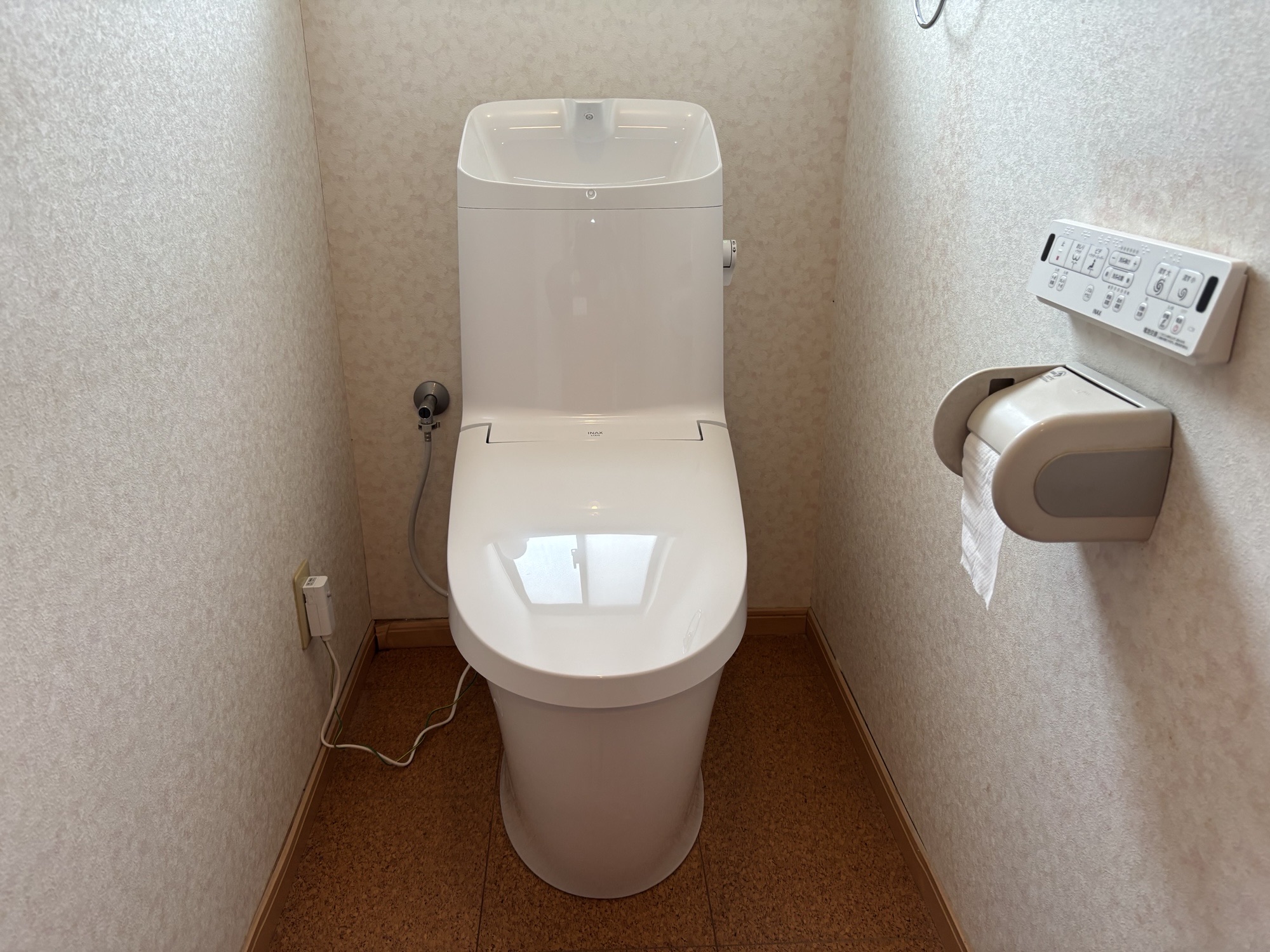 大分市W様邸トイレ アメージュシャワートイレZ2交換施工事例工事後写真