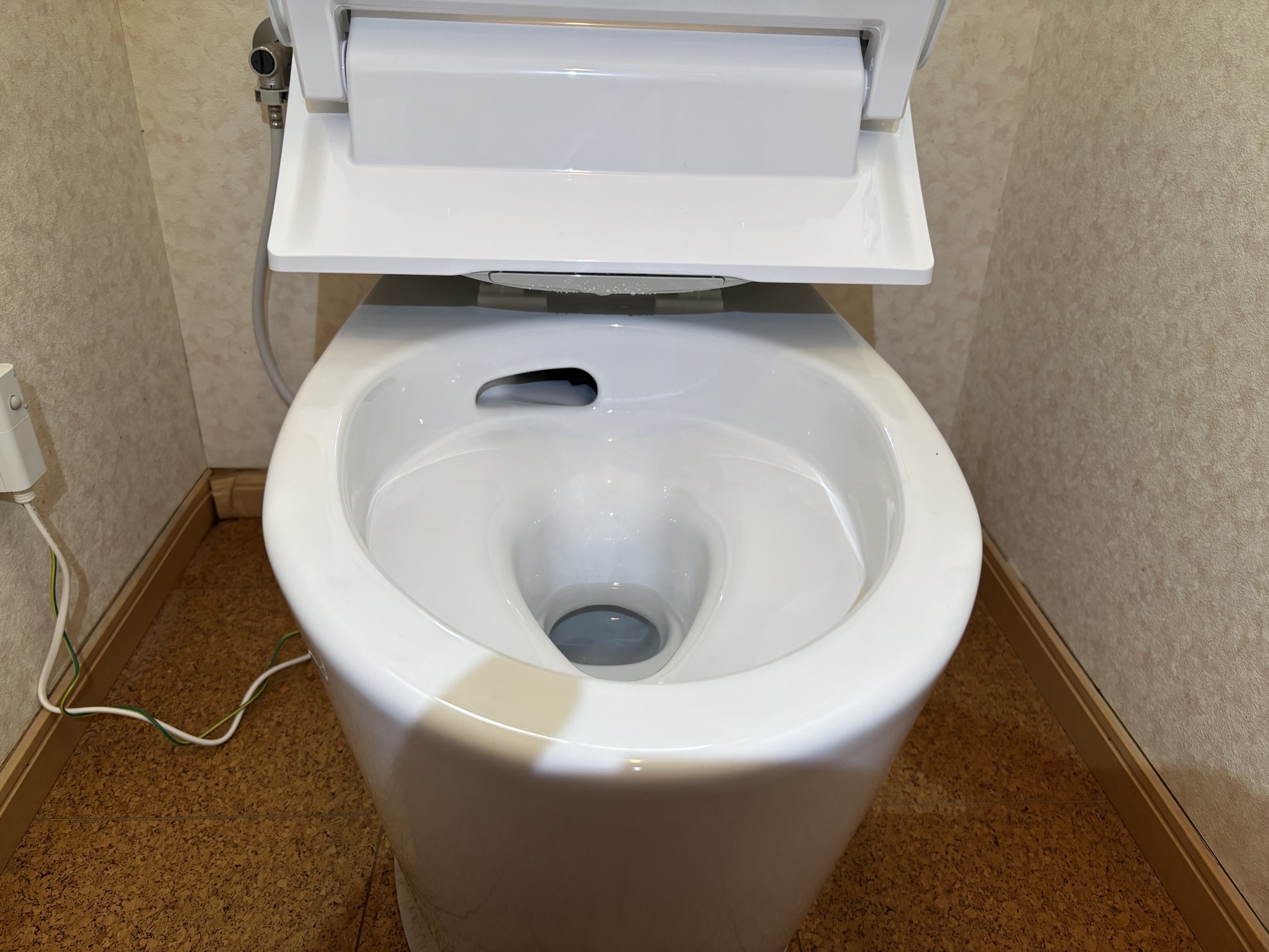 大分市W様邸トイレ アメージュシャワートイレZ2交換施工事例工事後写真2