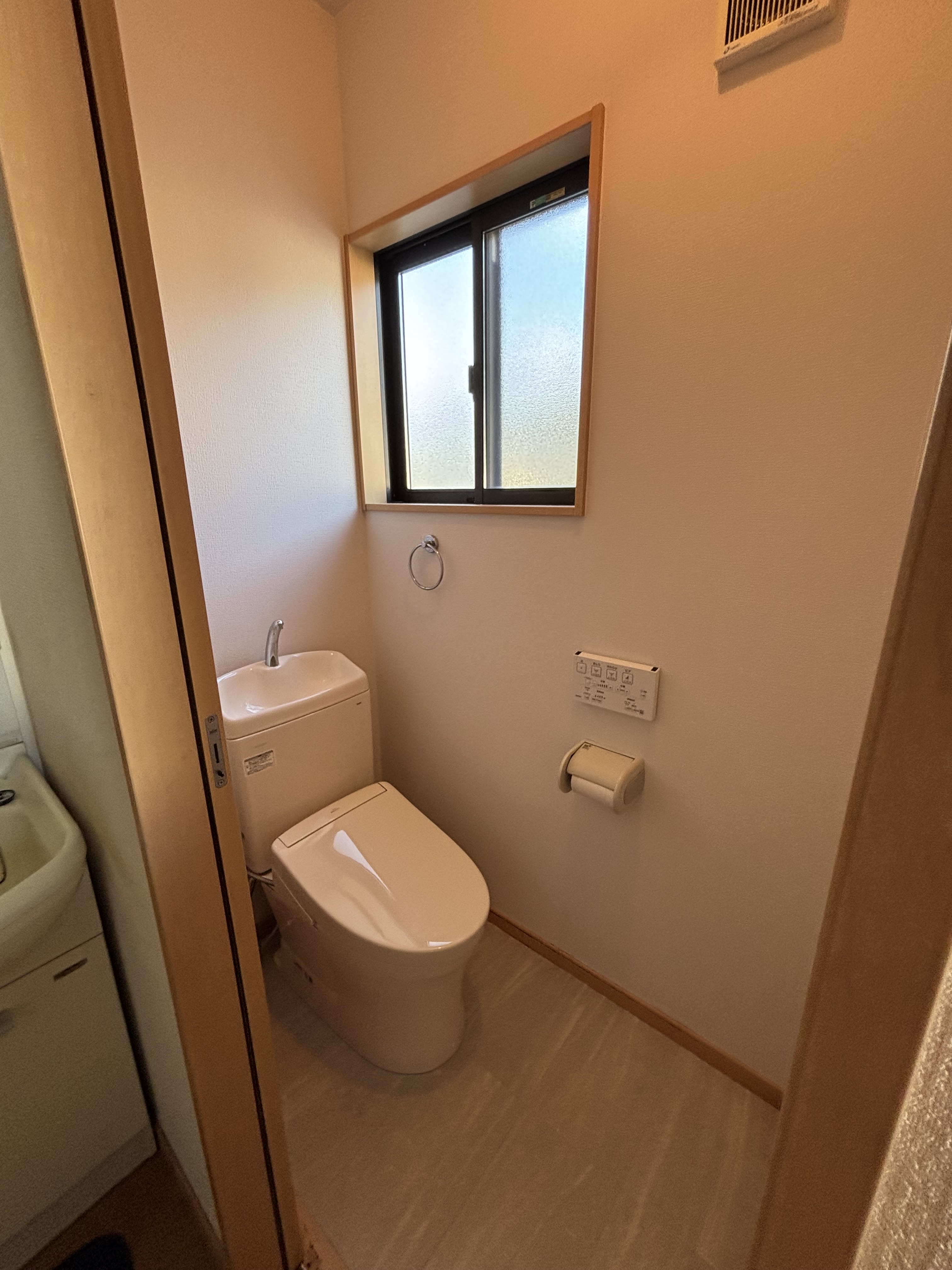 大分市I様邸トイレ交換及び内装交換施工事例工事後写真3