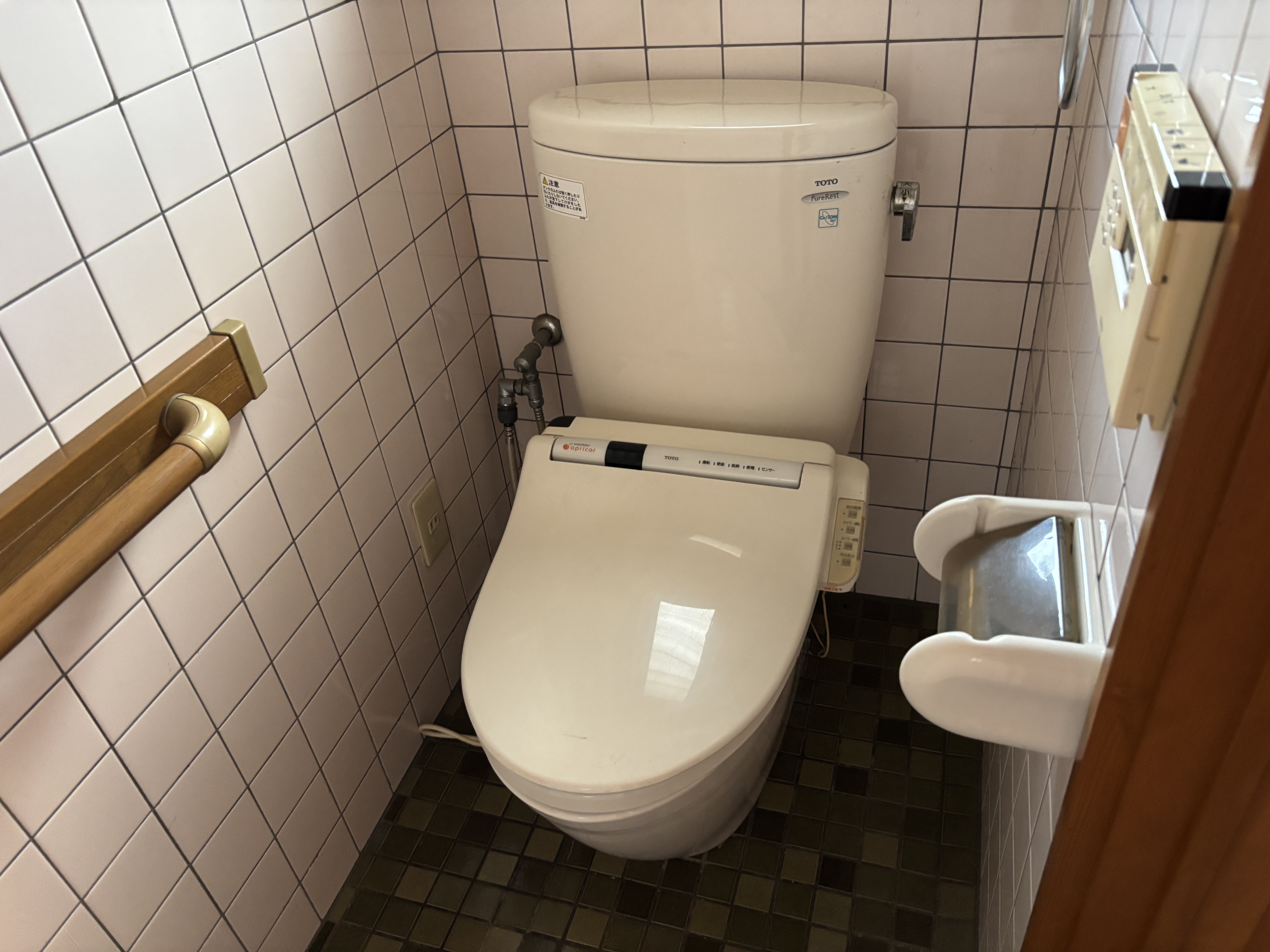 大分市Y様邸トイレ交換 アメージュ便器リトイレ+パナソニックCH951S施工事例工事前写真