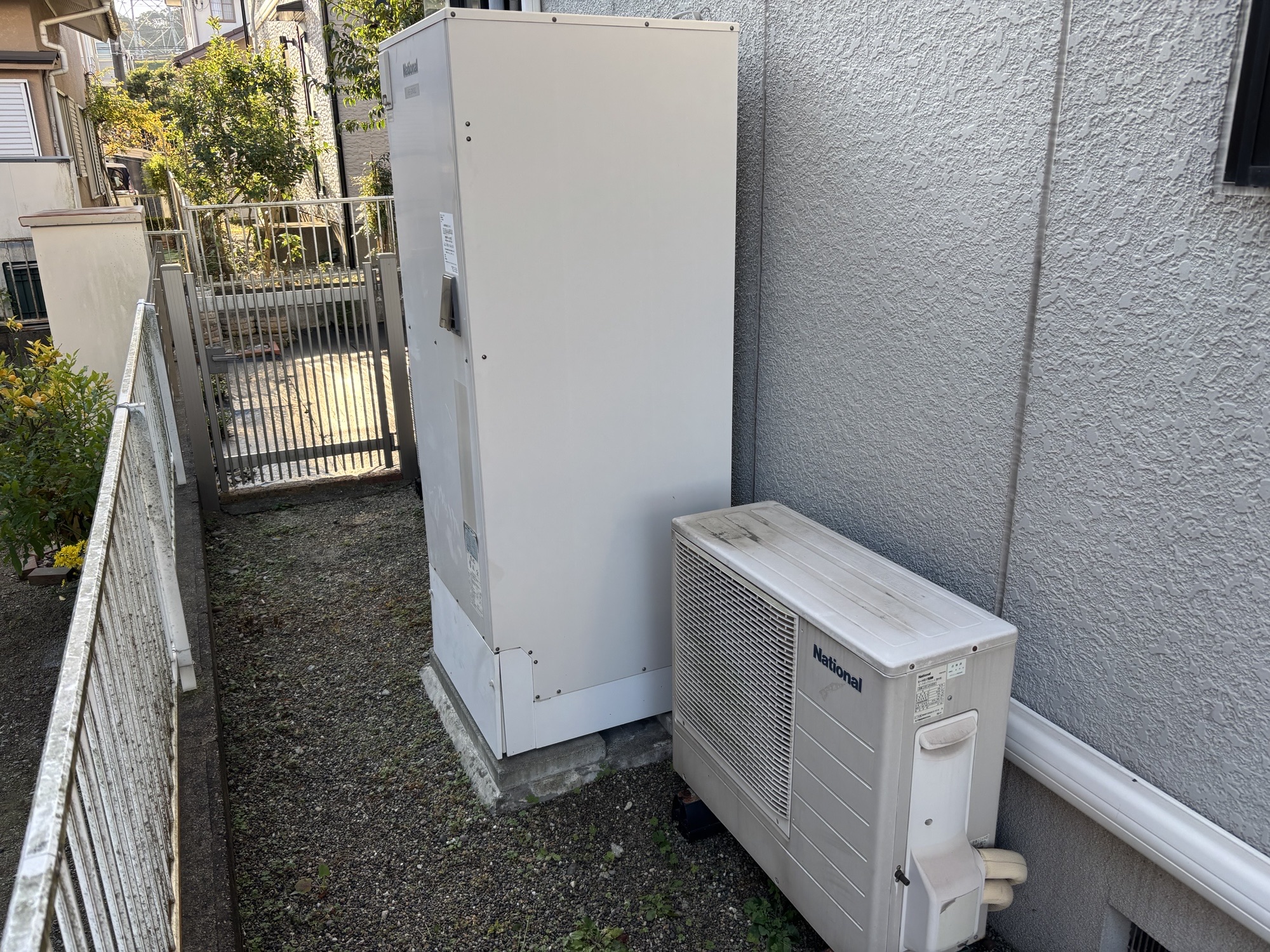 大分市N様邸貸家エコキュート交換　HE-S37LQS交換施工事例工事前写真