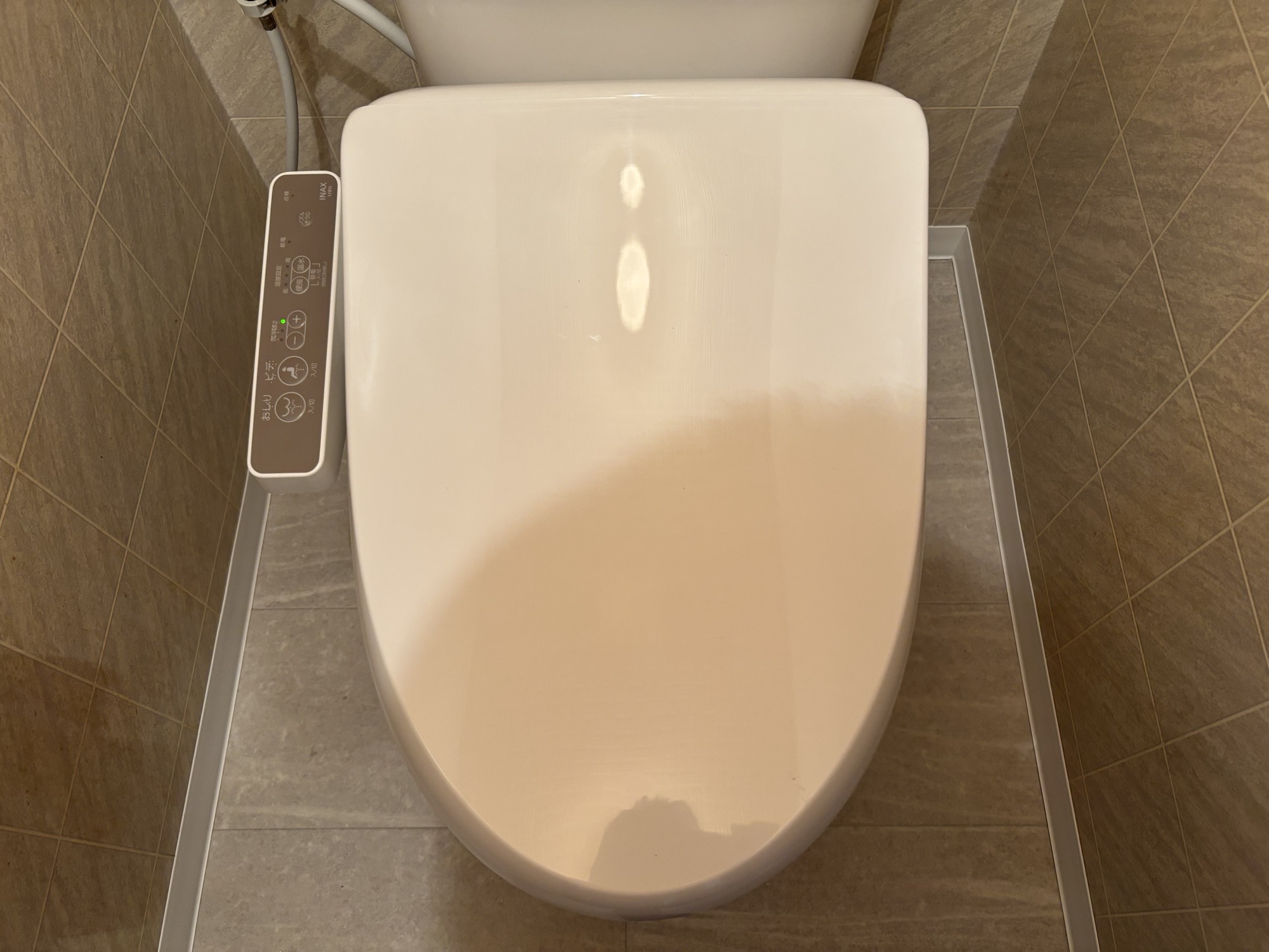 大分市K様邸トイレ交換施工事例 LIXILアメージュ便器リトイレ+LIXIL CW-D11工事後写真3