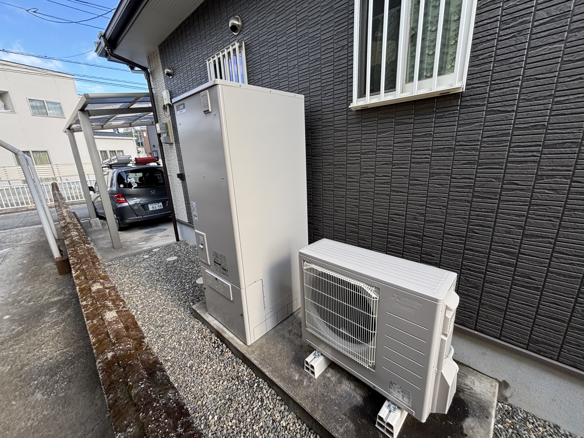 由布市挾間町Y様邸エコキュート交換　三菱SRT-V377工事後写真