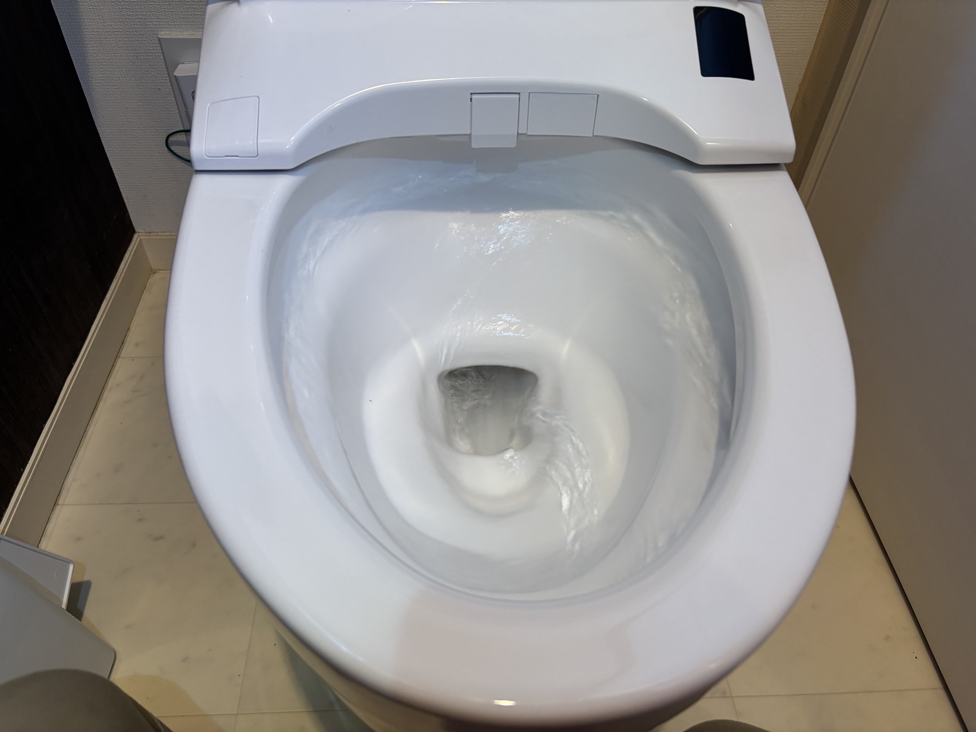 臼杵市K様邸TOTOネオレストRS2　トイレ交換工事後写真3