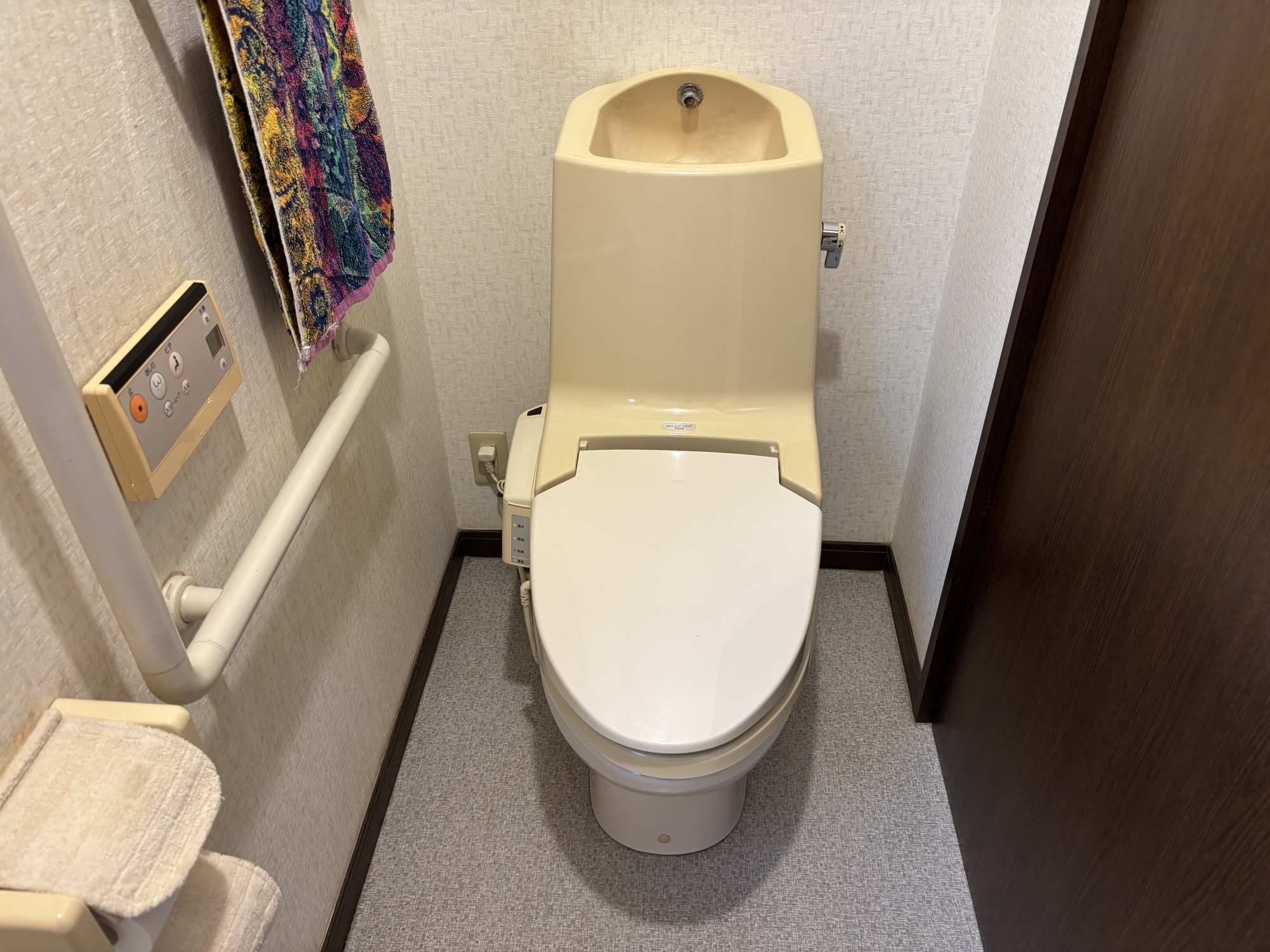 大分市K様邸トイレ交換 LIXILアメージュリトイレ+パナソニックCH951SPF工事前写真