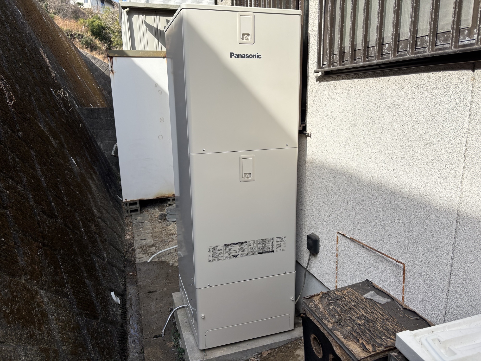 大分市S様邸エコキュート交換 パナソニックHE-SU37LQS工事後写真