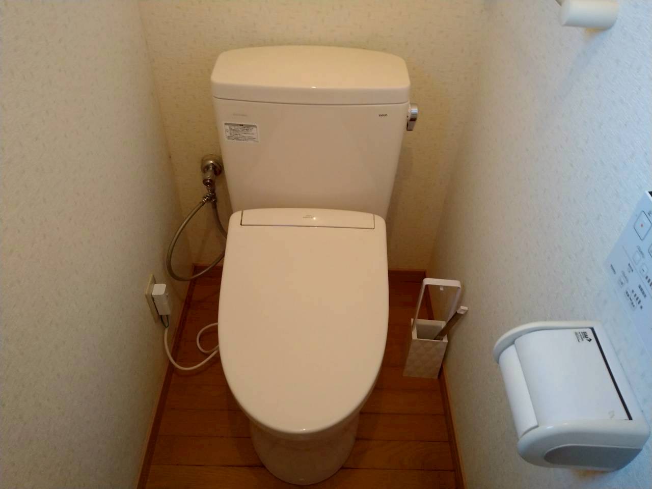 大分市N様邸トイレ交換　TOTOピュアレストQR+SS2工事後写真