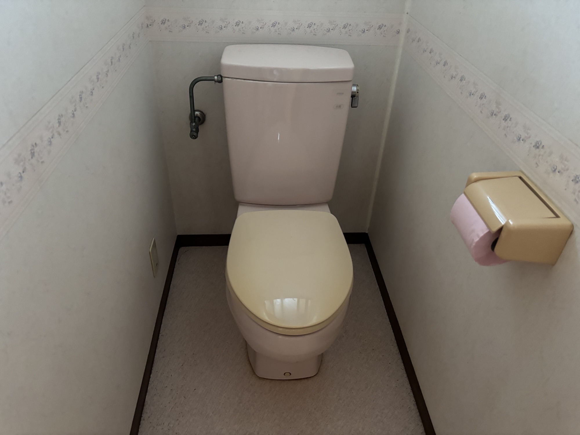 大分市M様邸母屋2階トイレ交換工事前写真