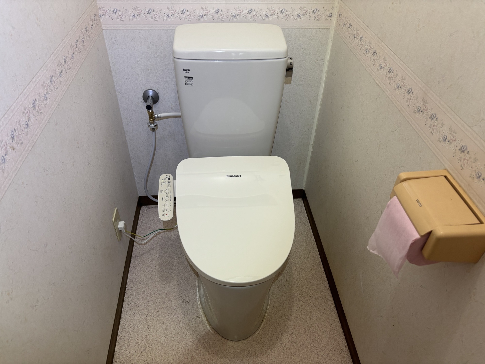 大分市M様邸母屋2階トイレ交換工事後写真