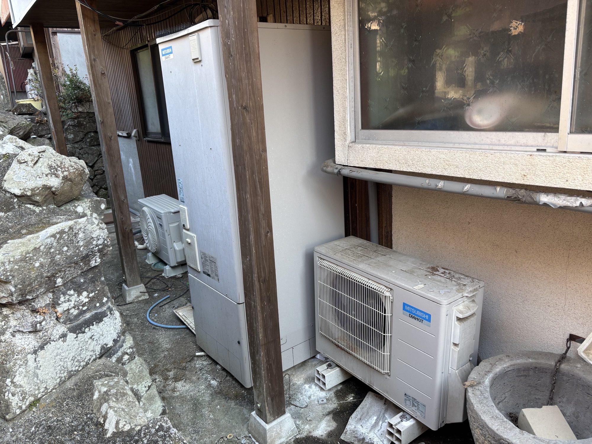 臼杵市H様邸エコキュート交換　パナソニックHE-SU37LQS工事前写真