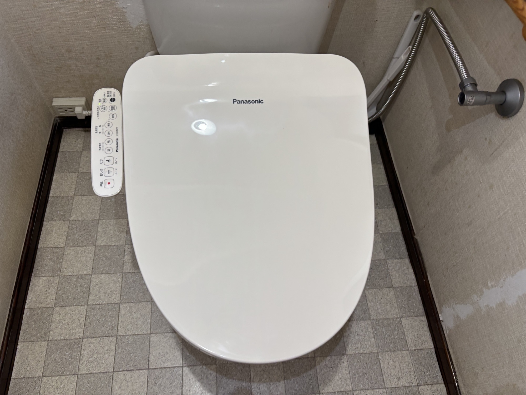 大分市I様邸洗面化粧台交換・温水洗浄便座交換工事後写真2