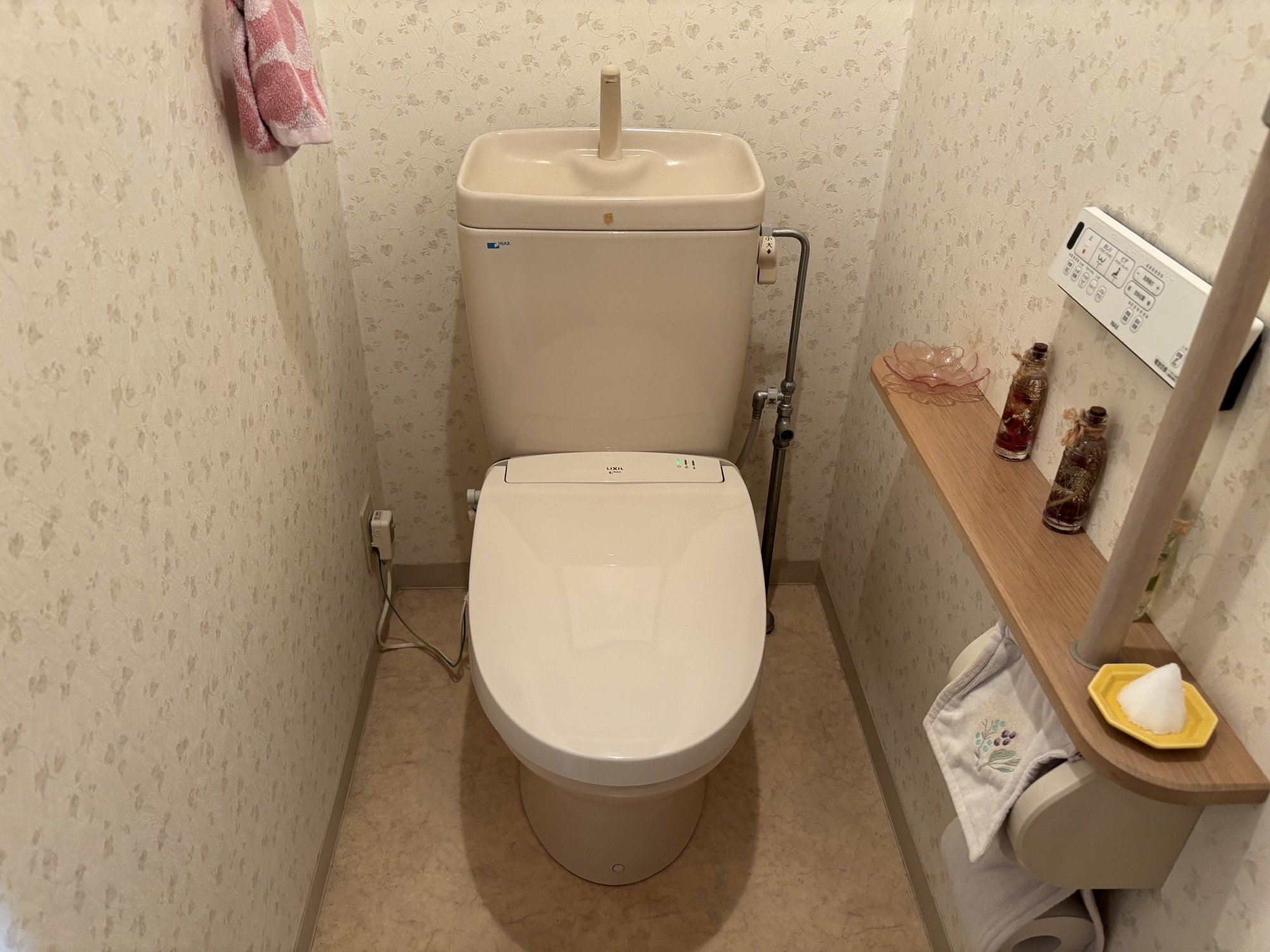 大分市T様邸トイレ交換工事前写真