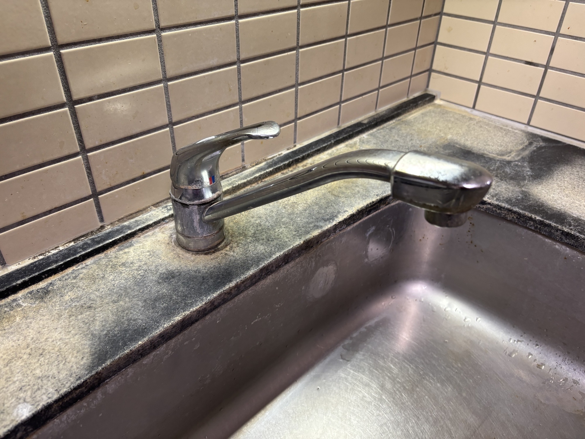 大分市S様邸キッチン水栓交換工事前写真