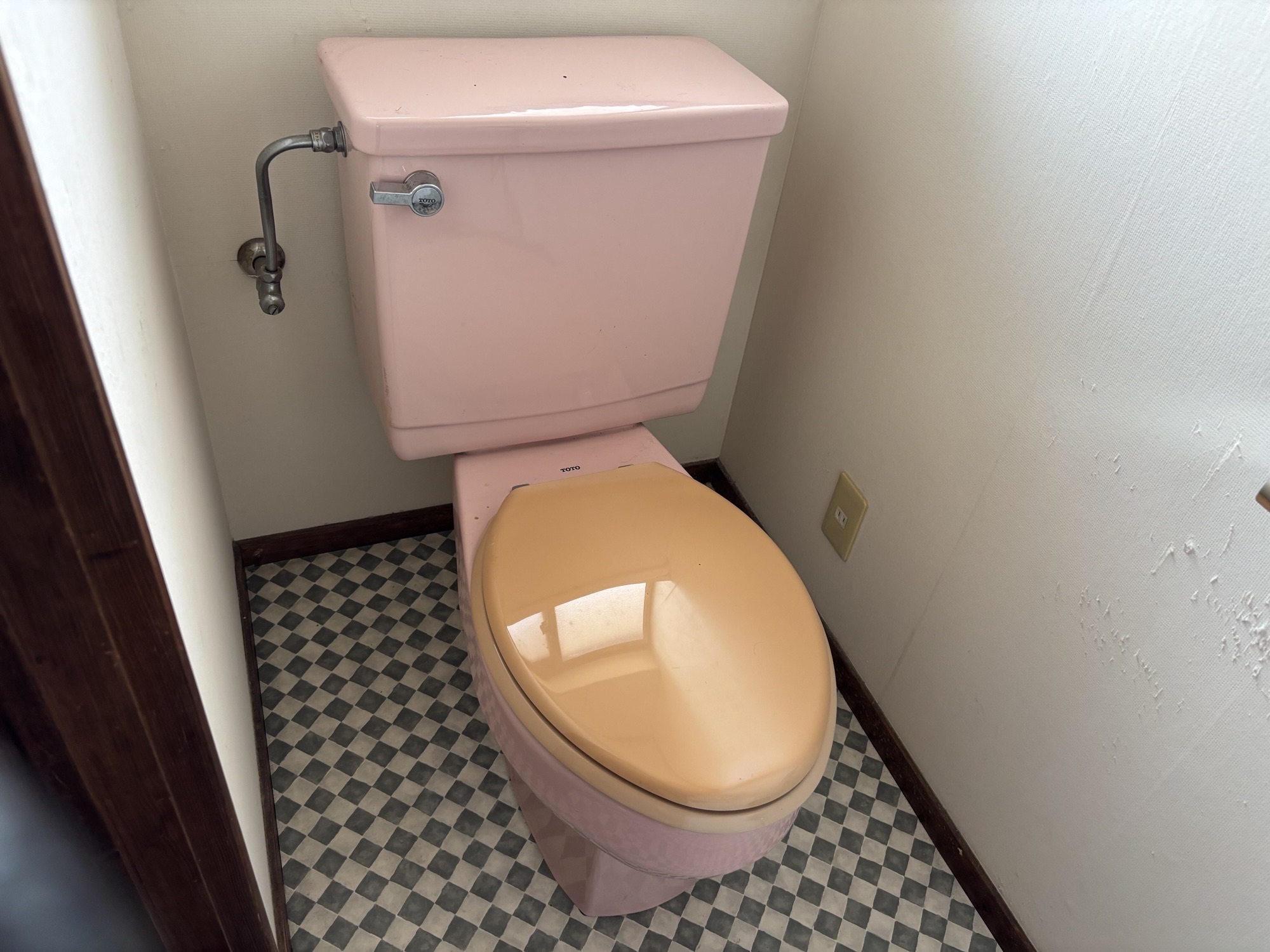 大分市A様邸トイレ交換工事前写真