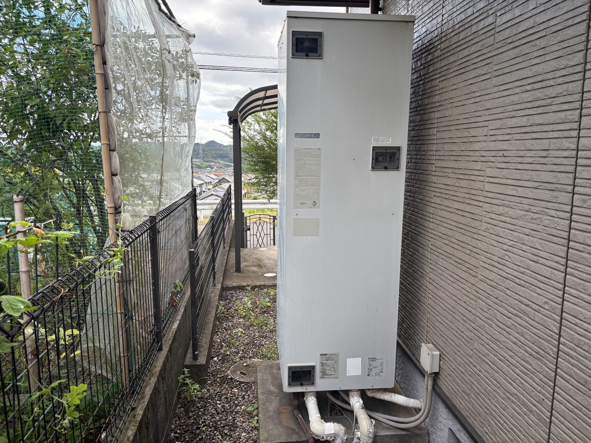 大分市A様邸電気温水器~エコキュート交換工事前写真
